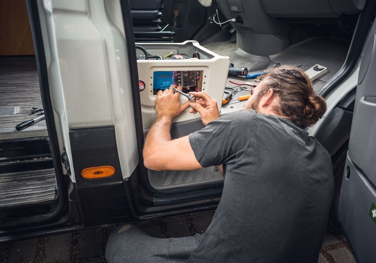 RV owner meeting trusted mobile RV electrician in Central Florida